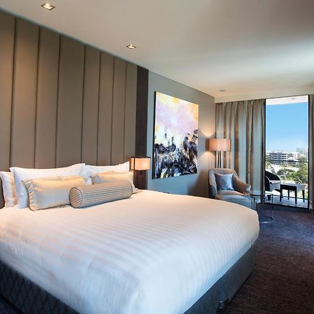 The Beetson Hotel Brisbane Kültér fotó A bedroom at the hotel