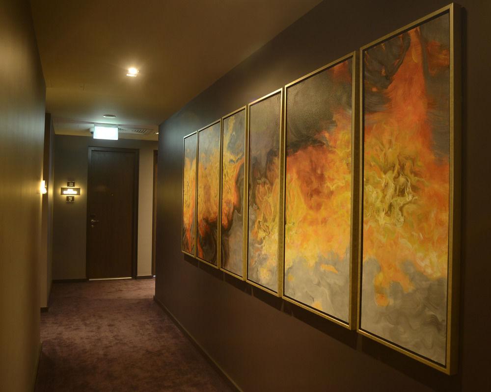 The Beetson Hotel Brisbane Kültér fotó Artwork by David Asseline