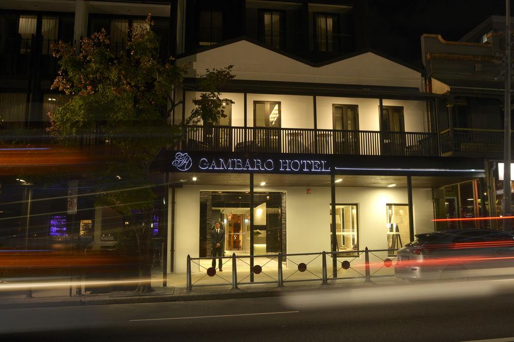 The Beetson Hotel Brisbane Kültér fotó The hotel at night