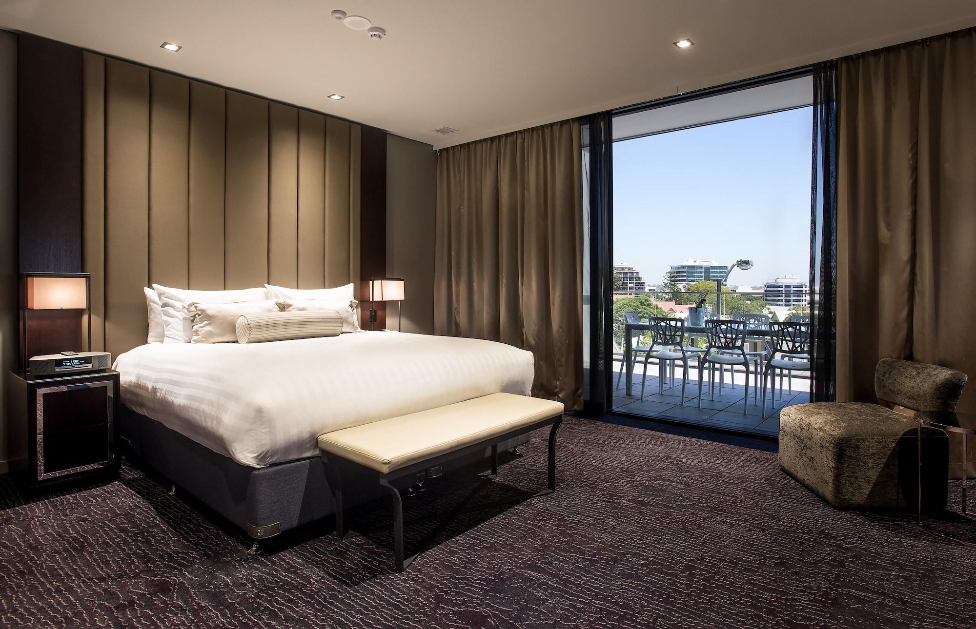 The Beetson Hotel Brisbane Kültér fotó A bedroom at the hotel