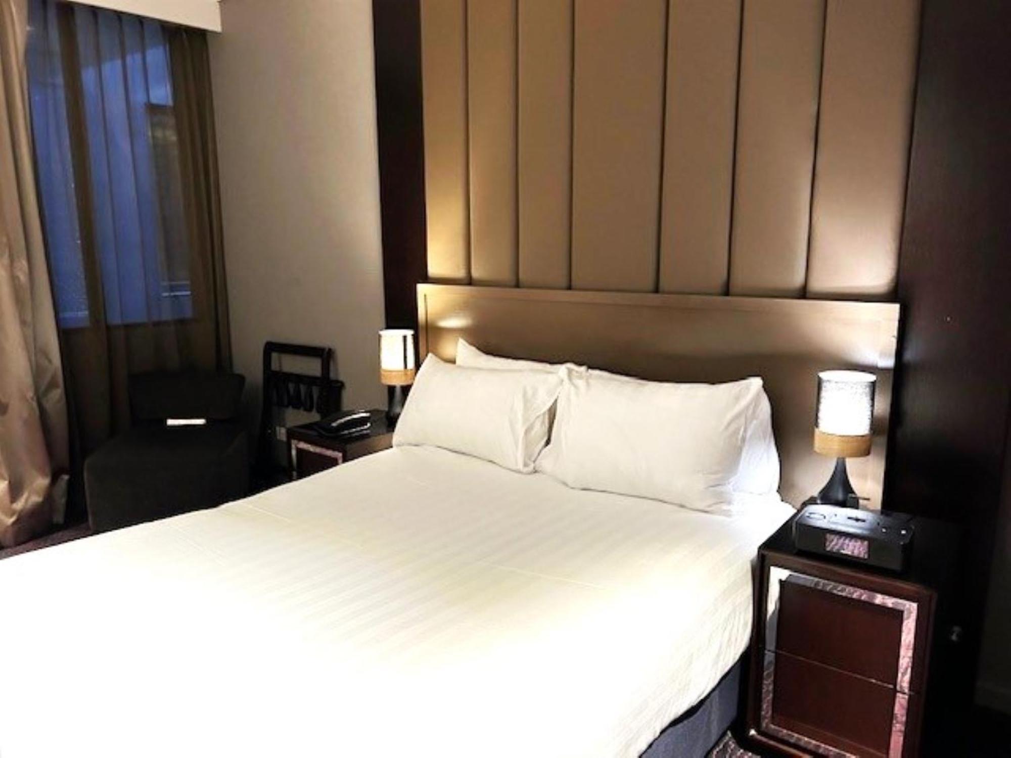 The Beetson Hotel Brisbane Szoba fotó A room at the hotel