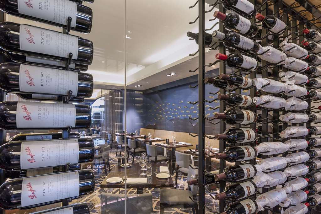 The Beetson Hotel Brisbane Étterem fotó Wine rack